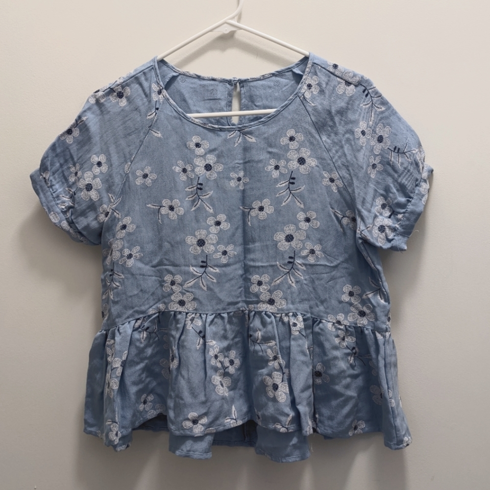 5/$25 *💫 Short Sleeve Peplum Hem Embroidered Top